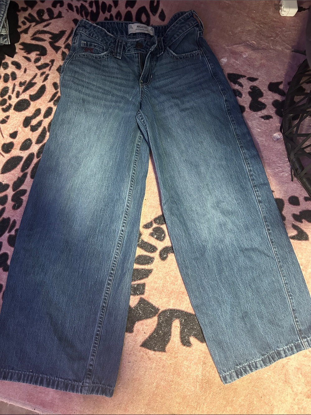 Hollister Wide-Leg Jeans in Medium Blue Wash
